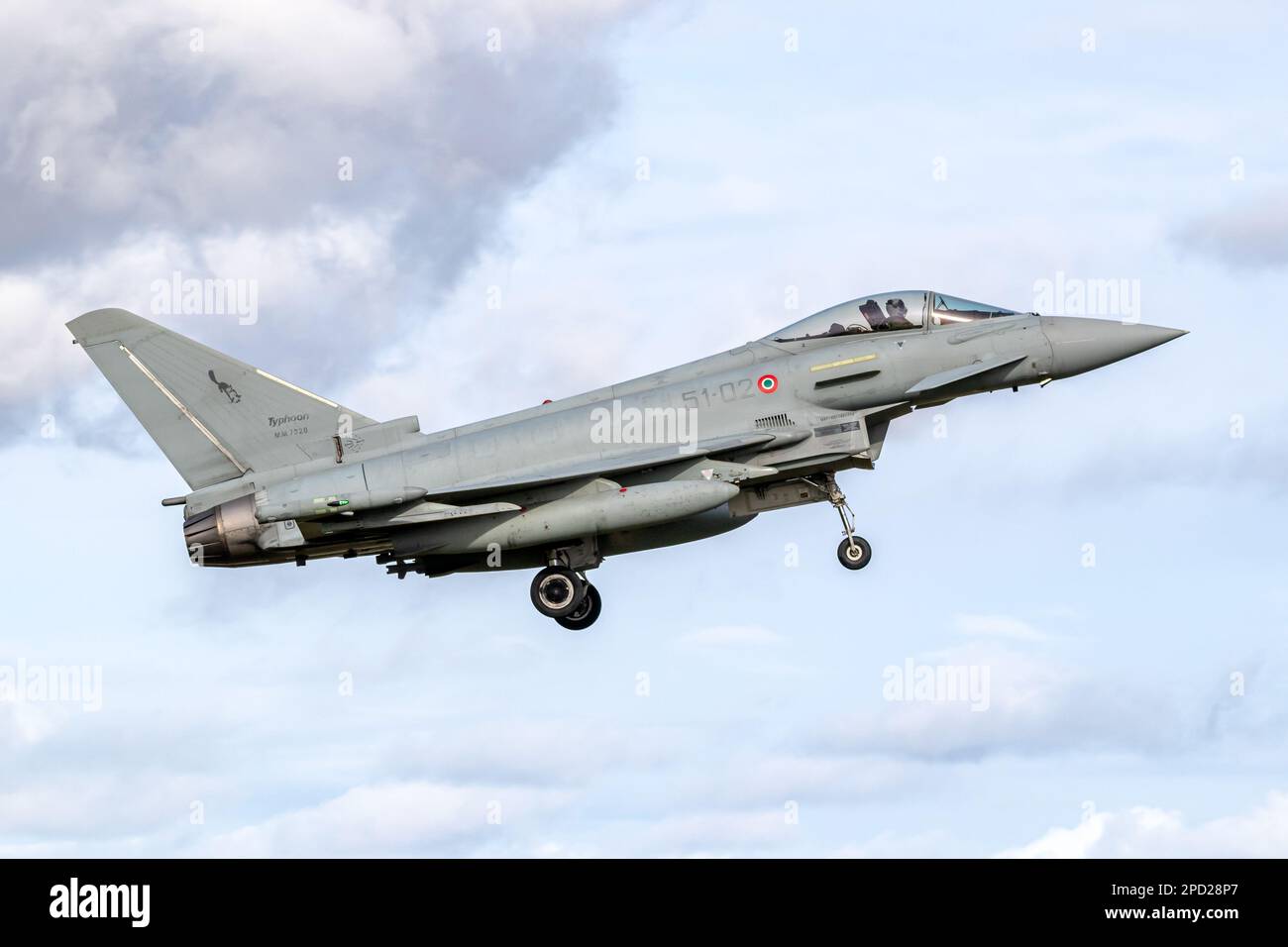 Air Force Eurofighter F-2000A Typhoon dal 132 Gruppo CBR Istrana arriva alla base aerea di Leeuwarden, Paesi Bassi - 30 marzo 2022 Foto Stock
