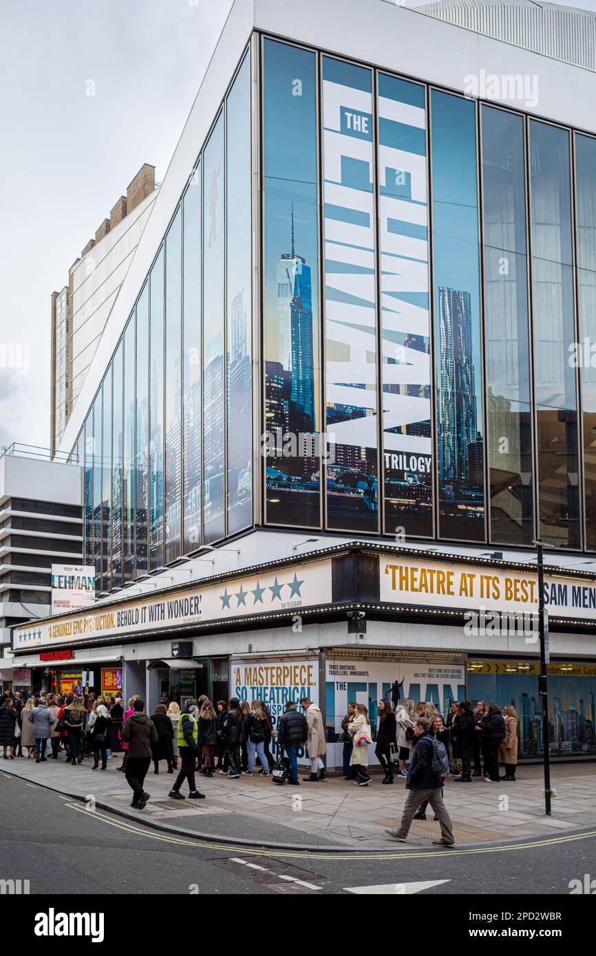 Il Gillian Lynne Theatre Drury Lane Londra. Precedentemente il New London Theatre fu rinominato nel 2018. Costruito 1973. Foto Stock