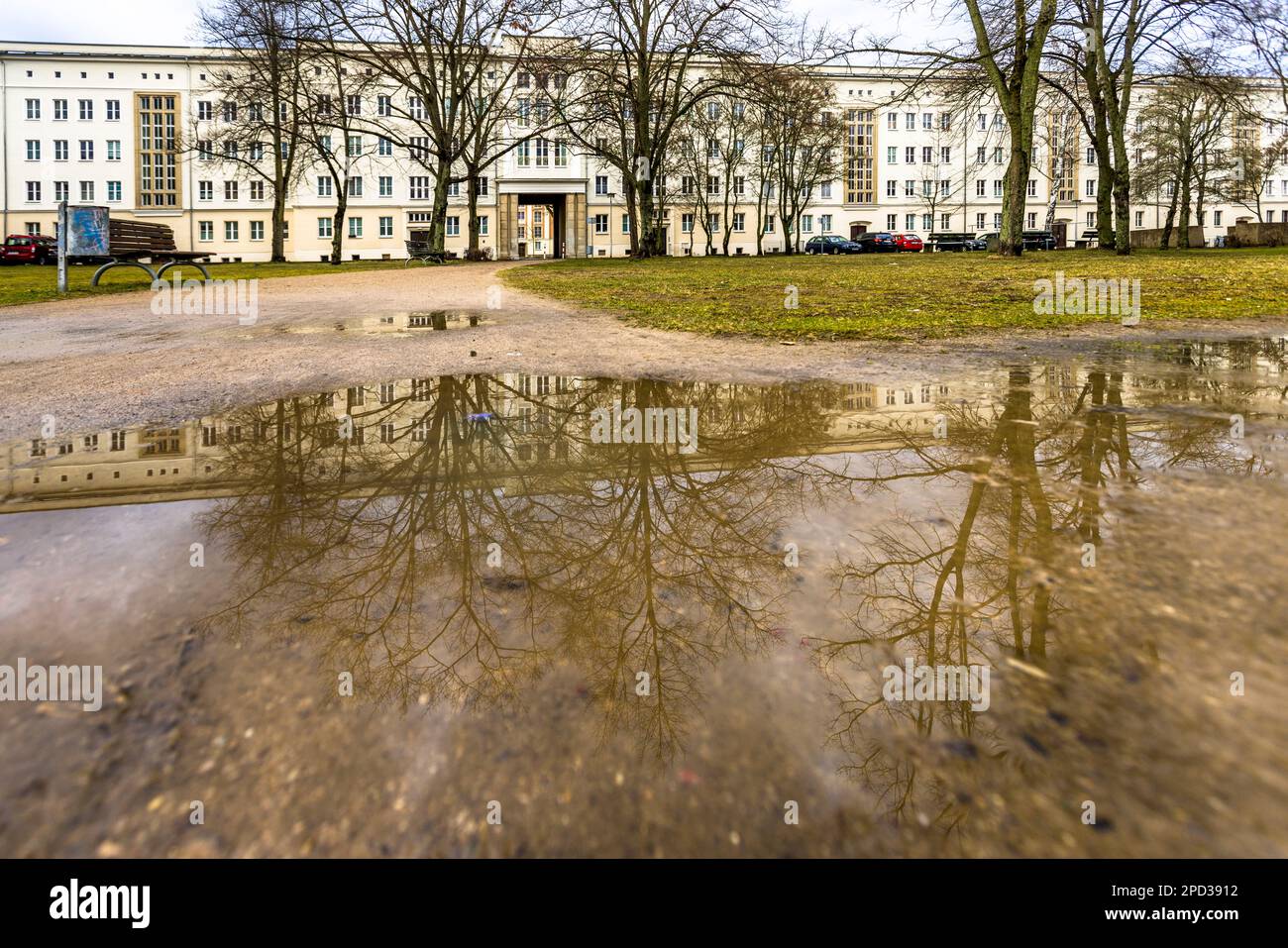 Eisenhüttenstadt, Germania. Ampia area verde tra gli edifici residenziali della città pianificata Eisenhüttenstadt. Costruito come ideale dello stile di vita socialista dal 1950 in poi Foto Stock