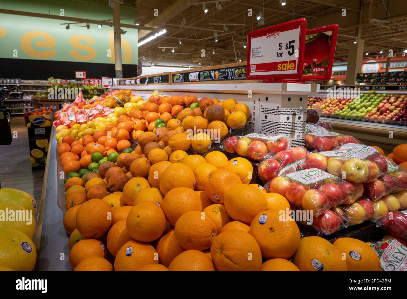 Il supermercato Weis ha un'ampia area di prodotti ortofrutticoli freschi, 2023, Pennsylvania, Stati Uniti Foto Stock