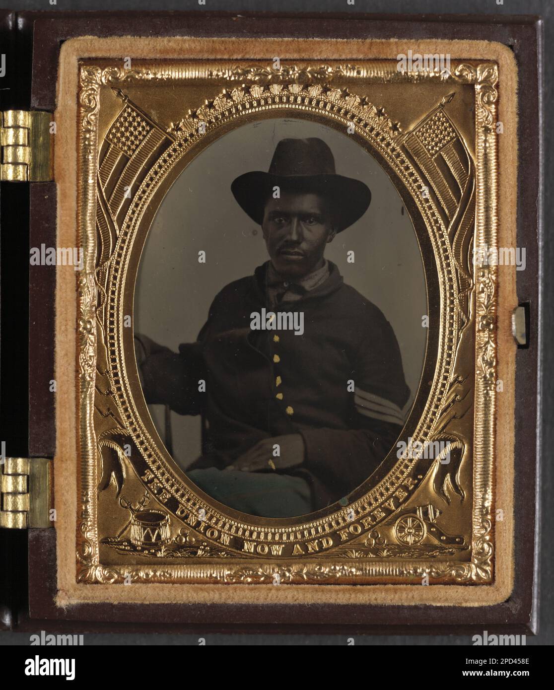 Soldato afro-americano non identificato nell'uniforme del caporale dell'Unione. Liljenquist Famiglia Collezione di fotografie della Guerra civile , FAmbrotype / Tintype fotografia serie di archiviazione , pp/liljunion. Stati Uniti, esercito, persone, 1860-1870, afroamericani, Servizio militare, 1860-1870, soldati, Unione, 1860-1870, Uniformi militari, Unione, 1860-1870, Stati Uniti, Storia, Guerra civile, 1861-1865, personale militare, Unione, Stati Uniti, Storia, Guerra civile, 1861-1865, afroamericani. Foto Stock