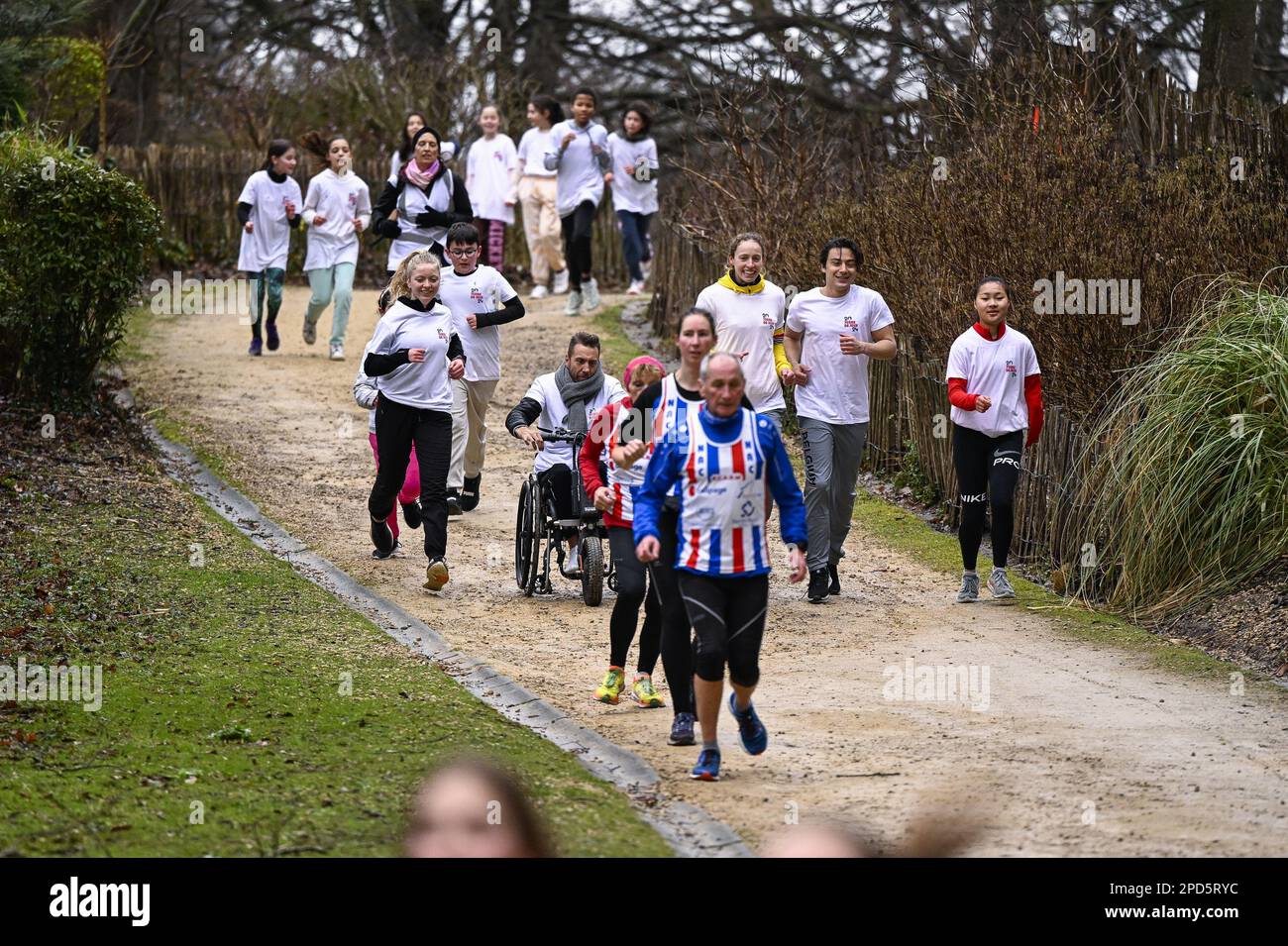 Bruxelles, martedì 14 marzo 2023. L'atleta belga Para Roger Habsch, il belga Noor Vidts, il giocatore belga di hockey Thomas Briels e il giovane atleta belga Para Chloe Van Elsande, raffigurati durante la staffetta virtuale in tutto il mondo con il Team Belgium e il Paralympic Team Belgium, Il nostro paese sarà virtualmente consegnato il batone di rinvio dal Libano alle 09:00:00 e a sua volta lo trasmetterà al Ghana alle 10:00, a Bruxelles, martedì 14 marzo 2023. A seguito di questo 'Round the World Relay', il BOIC presenta la Casa belga e il Team Belgium i preparativi per le Olimpiadi a 500 giorni prima di Parigi 2024. BELGA FOTO LAURIE DIEF Foto Stock