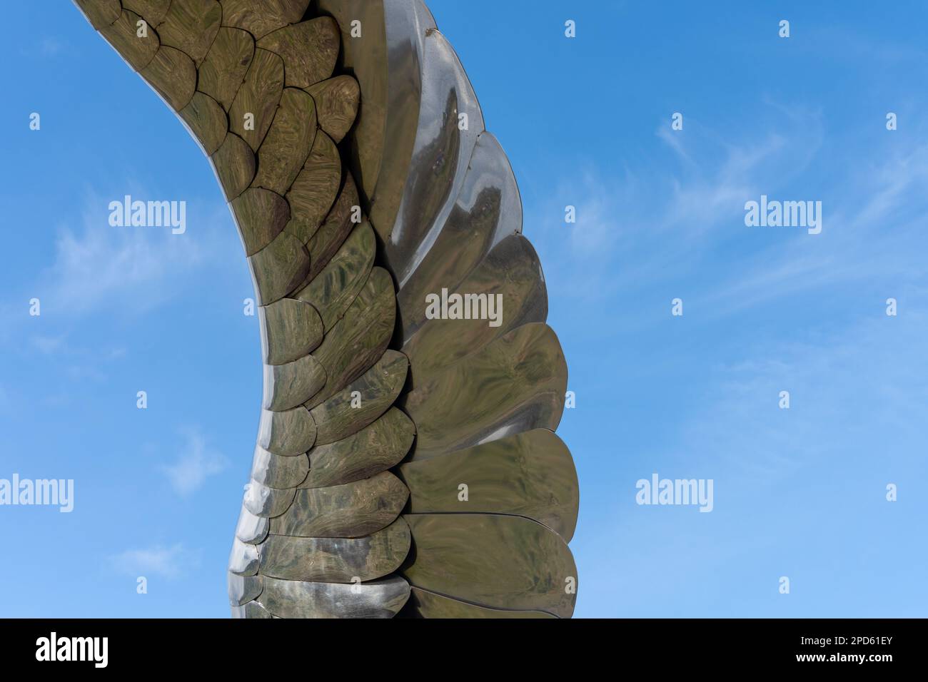 Tern Wings di Jon Voss, parte del percorso scultoreo Bord Waalk intorno alla città di ambolo, Northumberland, Regno Unito. Foto Stock