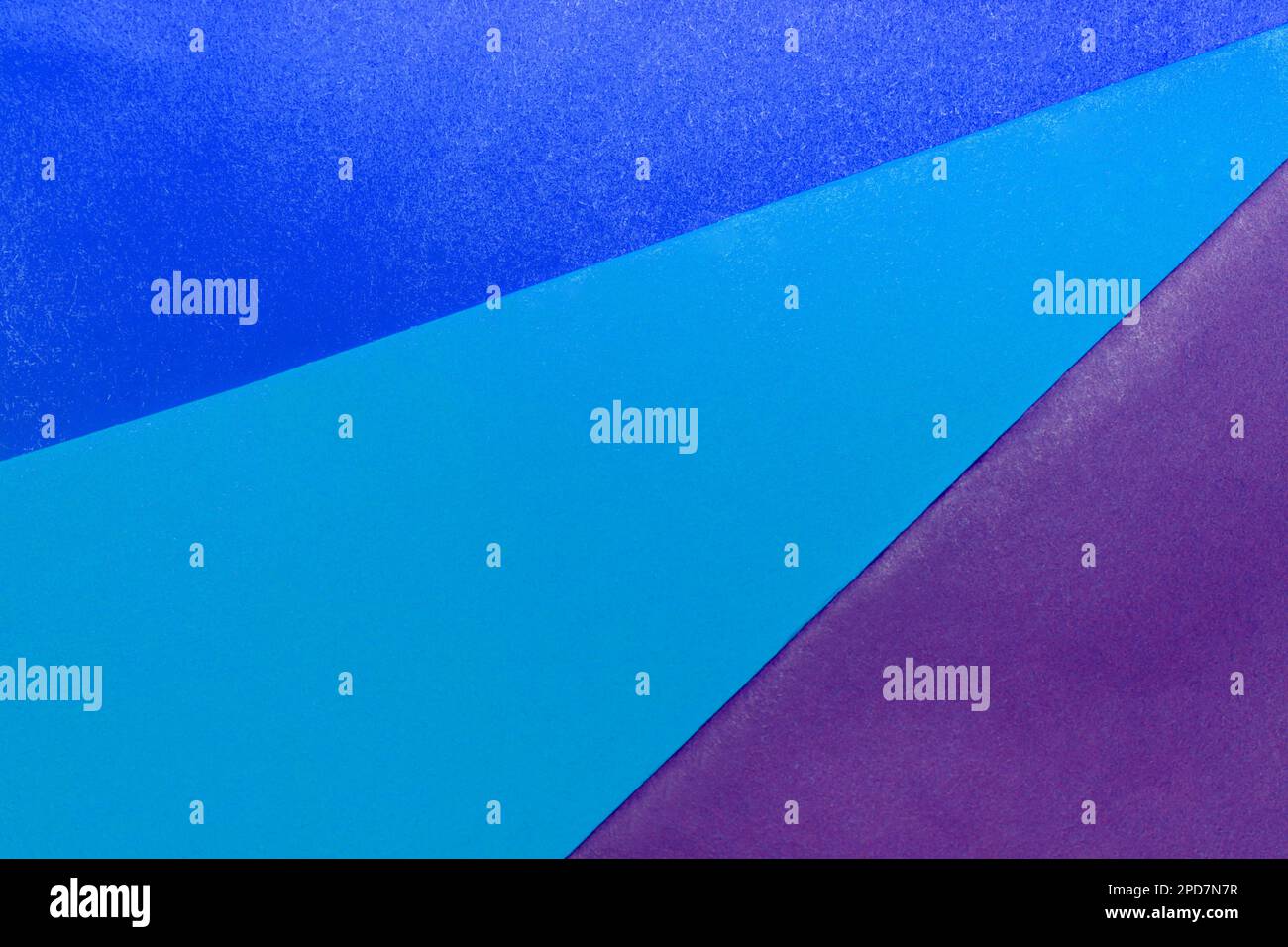 Tre colori di bellezza, forma geometrica, blu astratto, blu chiaro e viola colorate texture minime di carta, sfondo Foto Stock