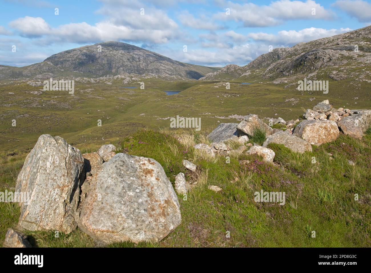 Paludi, rocce e pietre nelle Highlands di Lewis, Isola di Lewis, Ebridi, Ebridi esterne, Western Isles, Scozia, Regno Unito, Gran Bretagna Foto Stock