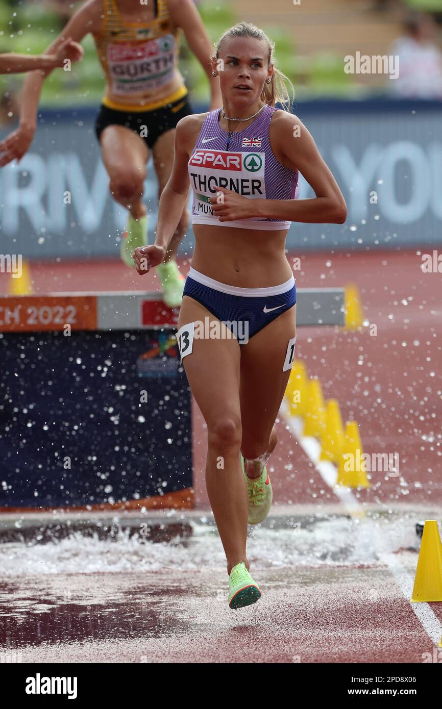 Elise THORNER nelle manche della steeplechase 3000m al Campionato europeo di Atletica 2022 Foto Stock