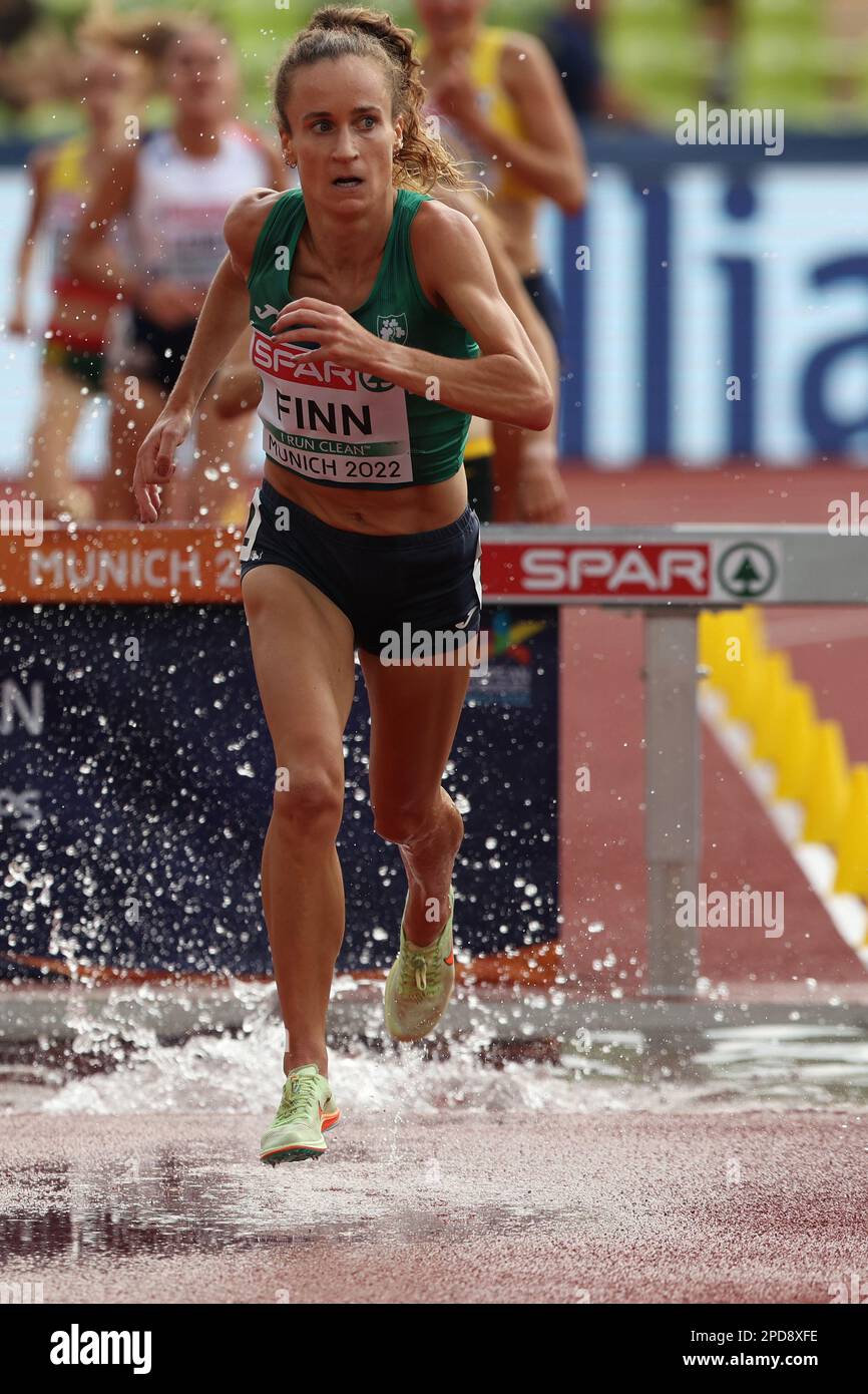 Michelle FINN nella steeplechase 3000m si riscalda al Campionato europeo di Atletica 2022 Foto Stock