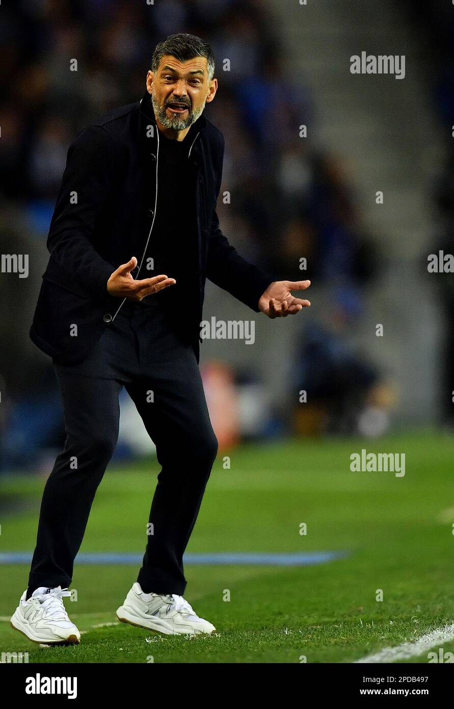 Técnico Sérgio Concei&#xe7;&#XE3;o do Porto, durante a partida entre Porto e Inter de MIL&#XE3;o, pelas oitavas de final da UEFA Champions League 2022/2023, no Estádio do drag&#XE3;o, nesta ter&#xe7;a-feira 14. Foto Stock