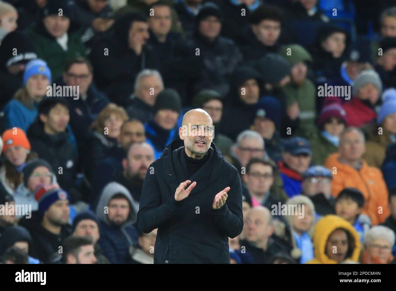Manchester, Regno Unito. 14th Mar, 2023. Calcio: Champions League, Manchester City - RB Leipzig, knockout round, round di 16, seconda tappa all'Etihad Stadium, l'allenatore di Manchester City Pep Guardiola reagisce ai margini. Credit: Notizie dal vivo su Parnaby Lindsey/dpa/Alamy Foto Stock