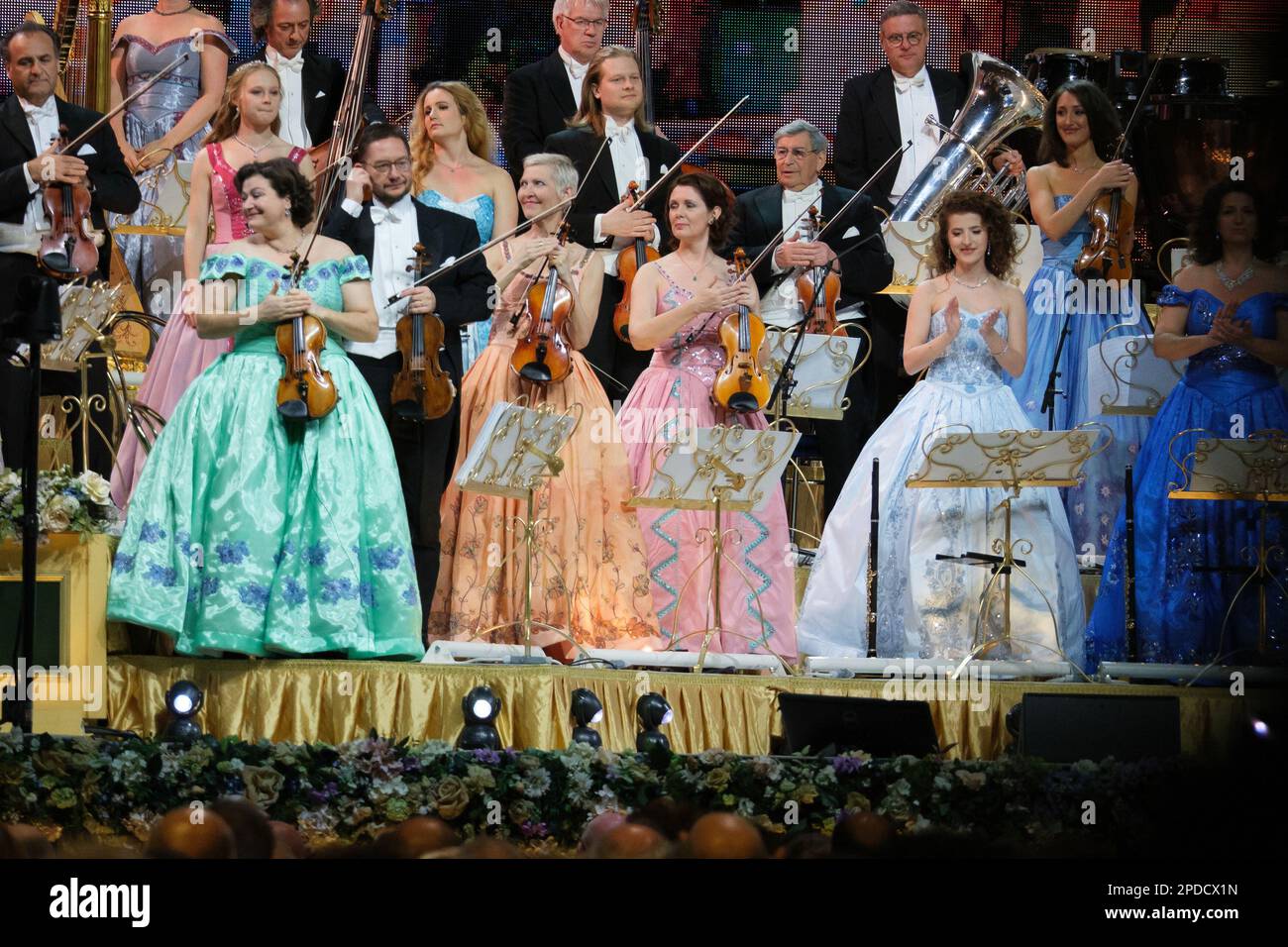 Madrid, Spagna. 14th Mar, 2023. I membri della Johann Strauss-Andre Rieu Orchestra, si esibiscono durante il concerto del Tour 2023 presso il centro stregato di Madrid. (Foto di Atilano Garcia/SOPA Images/Sipa USA) Credit: Sipa USA/Alamy Live News Foto Stock