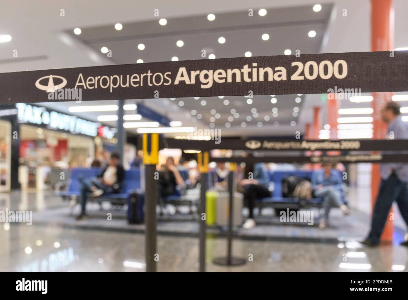 Buenos Aires, Argentina, 18 novembre 2022: Sala d'attesa nella zona d'imbarco dell'aeroporto internazionale Jorge Newbery. Foto Stock