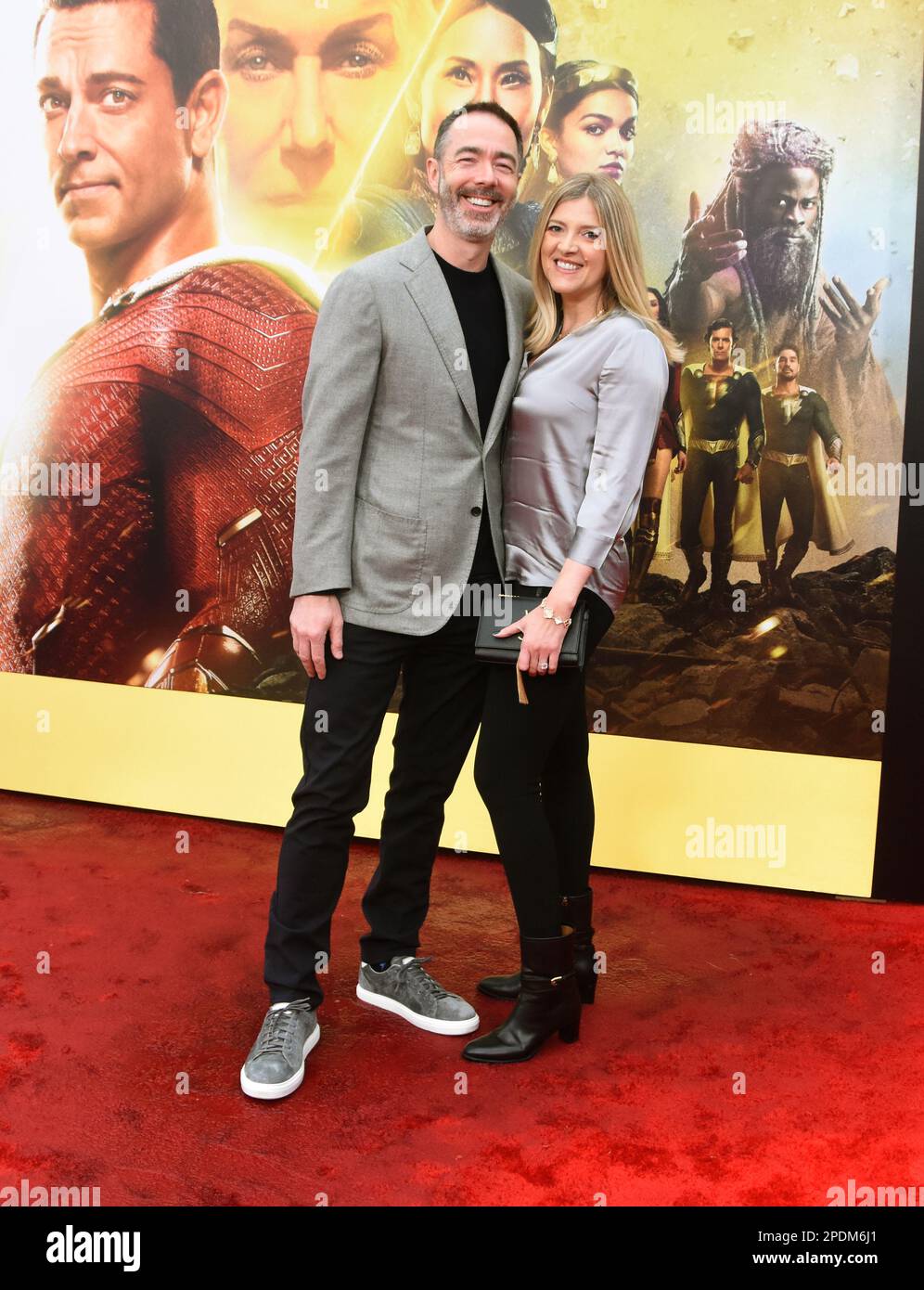 Los Angeles, California, USA 14th Marzo 2023 Chris Morgan e Ainsley Davies partecipano alla Premiere di Warner Bros. "Shazam! Fury of the Gods' al Regency Village Theatre il 14 marzo 2023 a Los Angeles, California, USA. Foto di Barry King/Alamy Live News Foto Stock