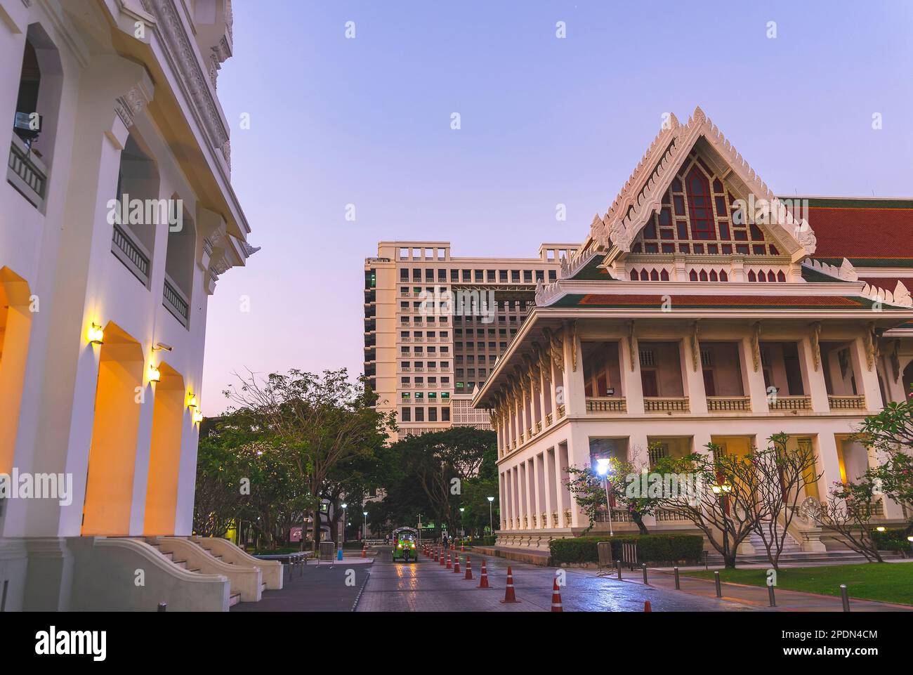 Architettura dell'Università di Chulalongkorn a Bangkok, Thailandia. Foto Stock