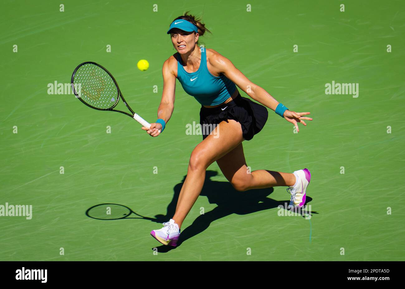 Indian Wells, USA - 13/03/2023, Paula Badosa di Spagna in azione durante il  terzo round del BNP Paribas Open 2023, WTA 1000 torneo di tennis il 13  marzo 2023 a Indian Wells,