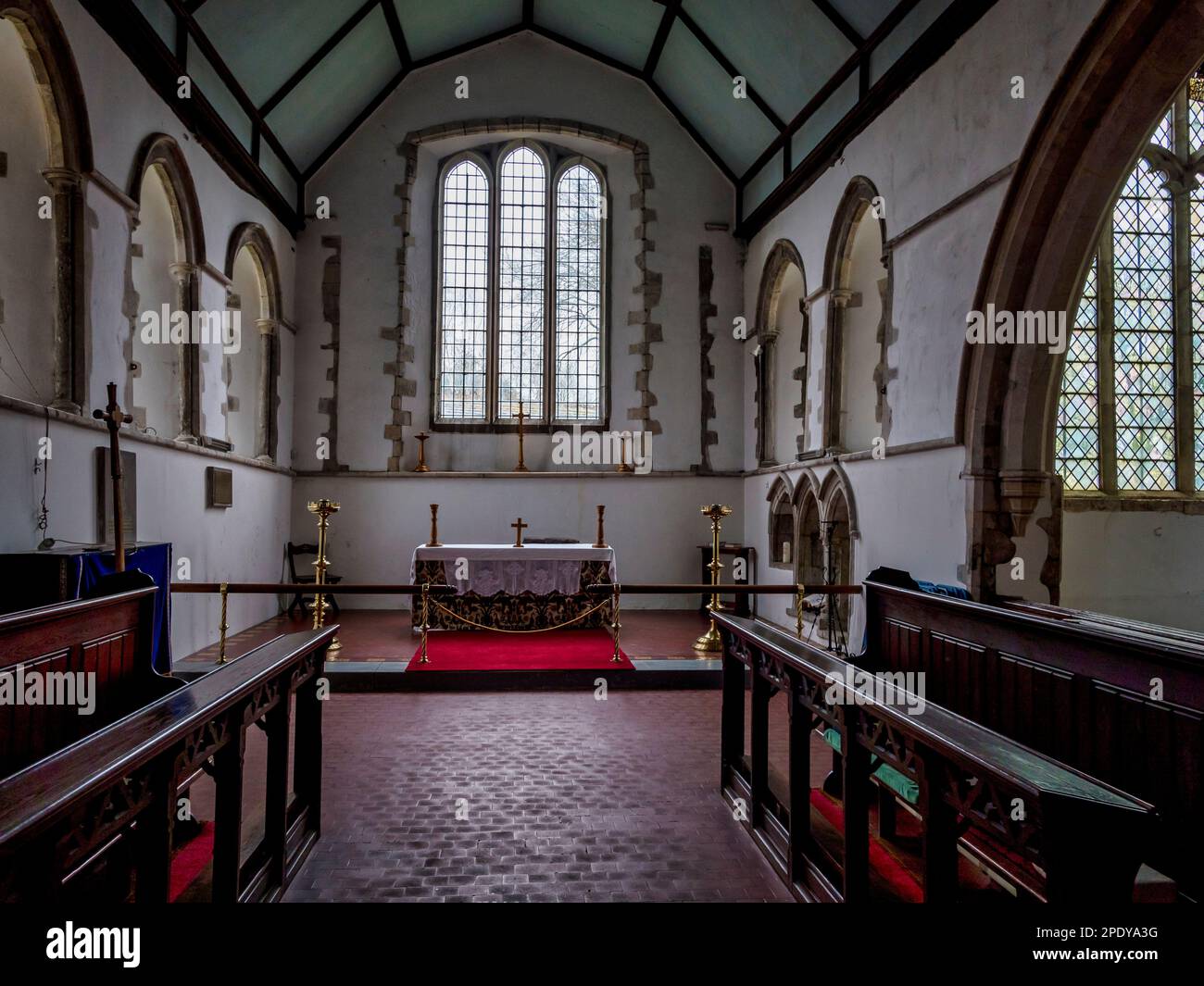 L'immagine è della famosa chiesa di St Augustines 15th cent nel villaggio di Brookland in Kent.The chiesa è famosa per il suo campanile ottagonale staccato Foto Stock