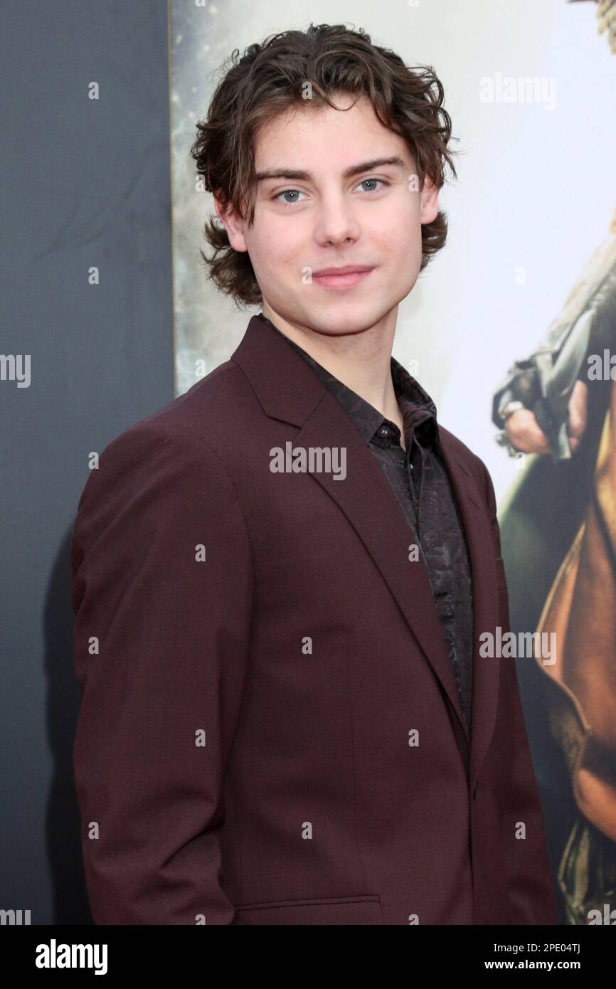 LOS ANGELES - MAR 14: Carson MacCormac allo Shazam! Fury of the Gods Los Angeles Premiere al Village Theater il 14 marzo 2023 a Westwood, California Foto Stock