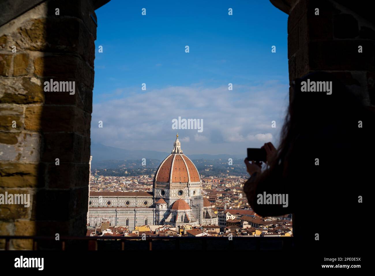 Il Duomo di Firenze e la Torre di Giotto come si vede dalla torre del municipio, Palazzo Vecchio a Firenze Foto Stock