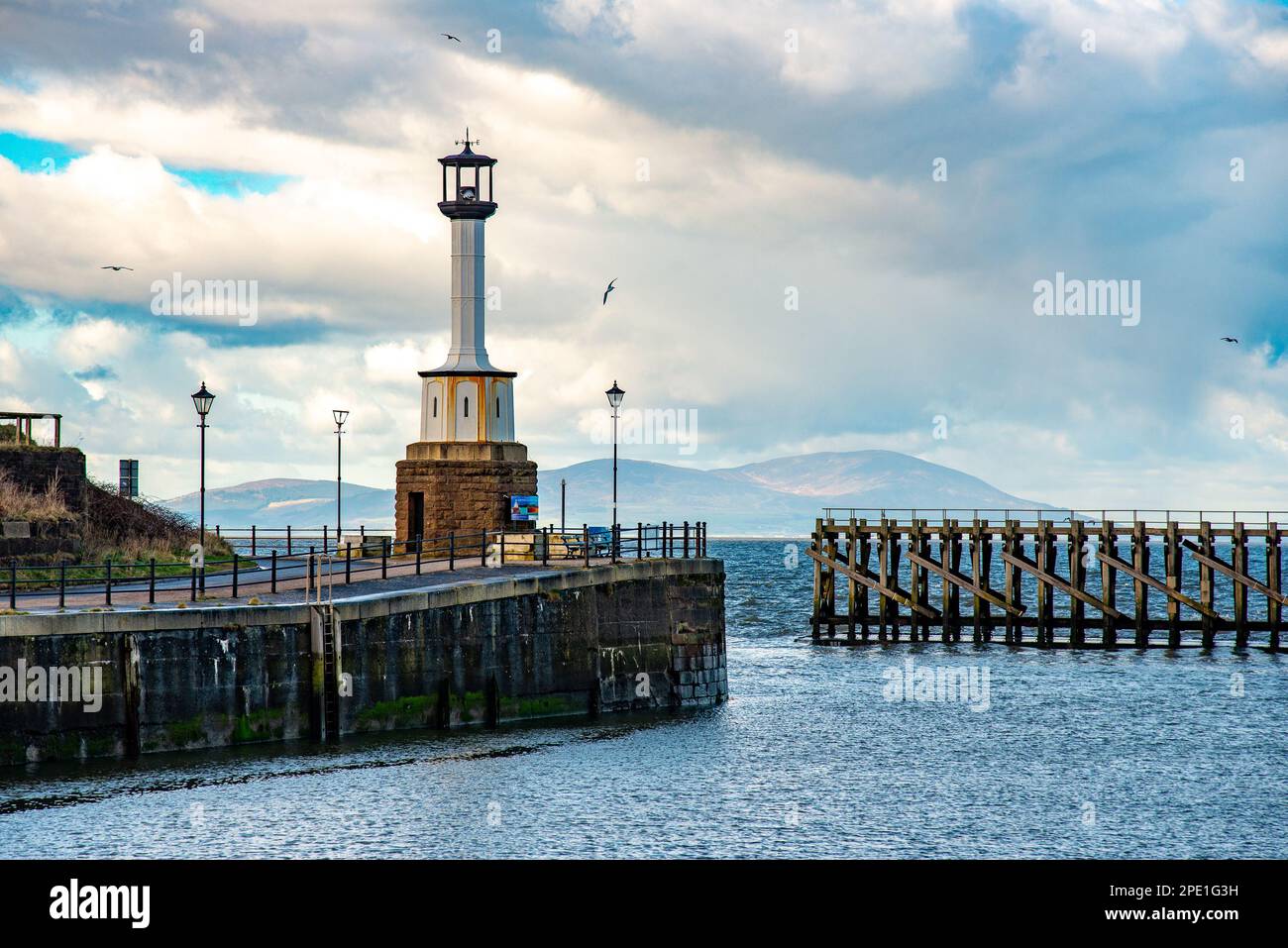 Faro del molo sud, Maryport, Cumbria, Regno Unito Foto Stock