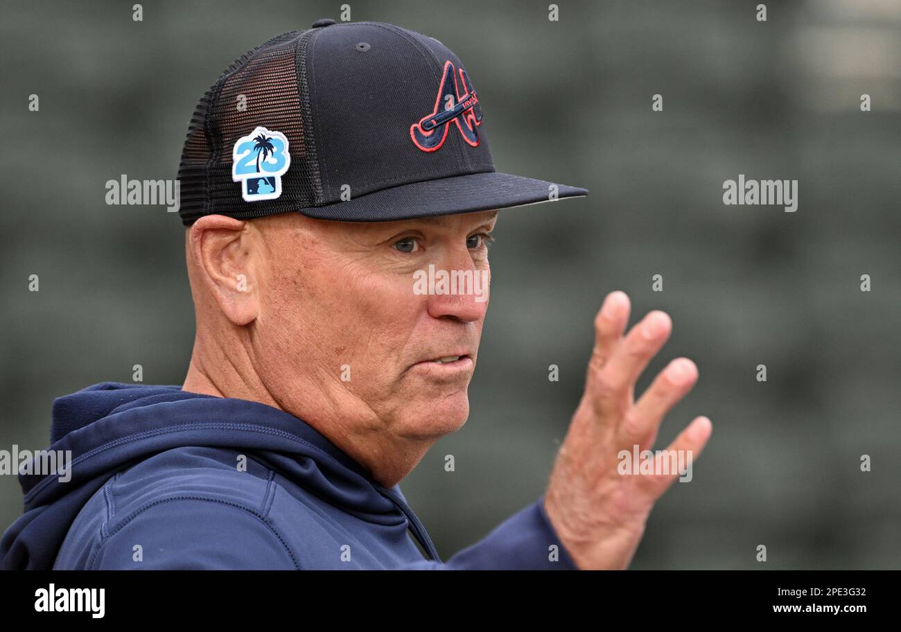 North Port, Stati Uniti. 15th Mar, 2023. Il manager di Atlanta Braves Brian Snitker parla con i giornalisti prima di una partita di baseball di allenamento primaverile con gli Houston Astros al CoolToday Park a North Port, Florida, mercoledì 15 marzo 2023. Foto di Steve Nesius/UPI Credit: UPI/Alamy Live News Foto Stock