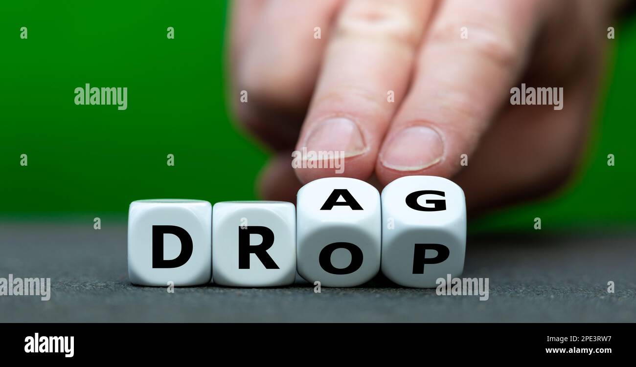I dadi formano l'espressione 'drag and drop'. Foto Stock