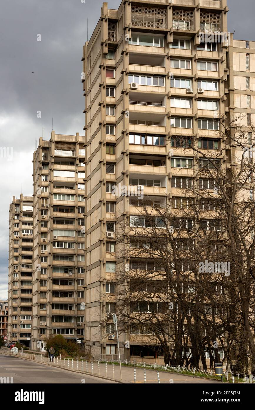 Alloggi Bulgaria fila di alti edifici in cemento di appartamenti edifici residenziali del 70s a Sofia, Bulgaria, Europa orientale, Balcani, UE Foto Stock