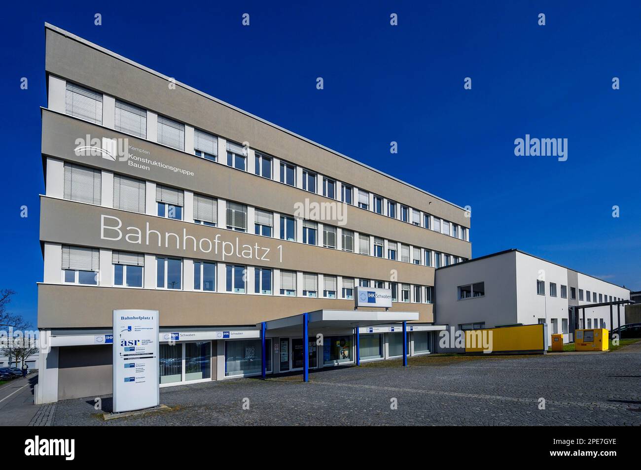 Architettura, sede del Construction Group Building e della IHK-Swabia, Kempten, Allgaeu, Baviera, Germania Foto Stock