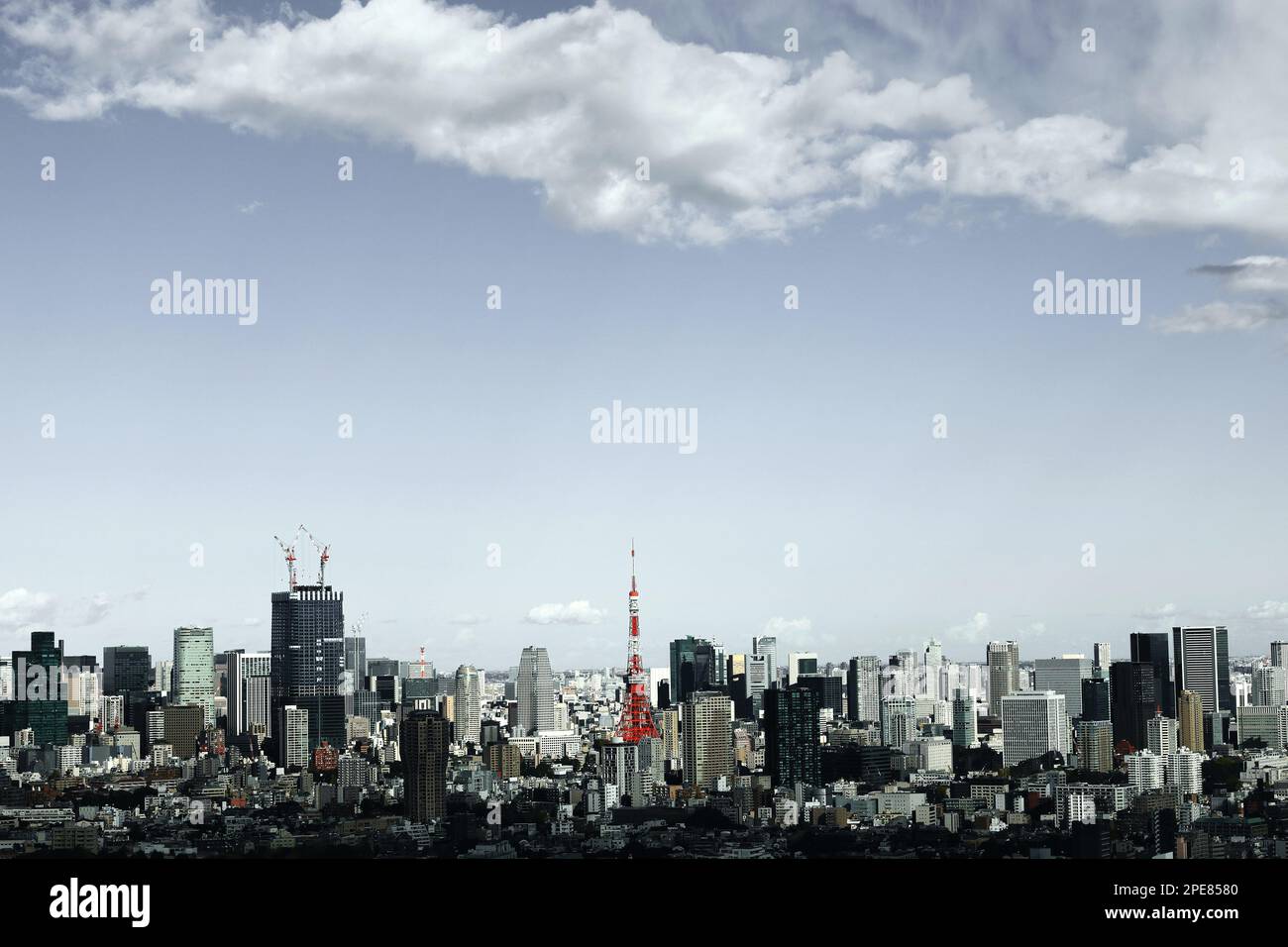 Vista panoramica della Tokyo Tower e dei grattacieli Toranomon Foto Stock