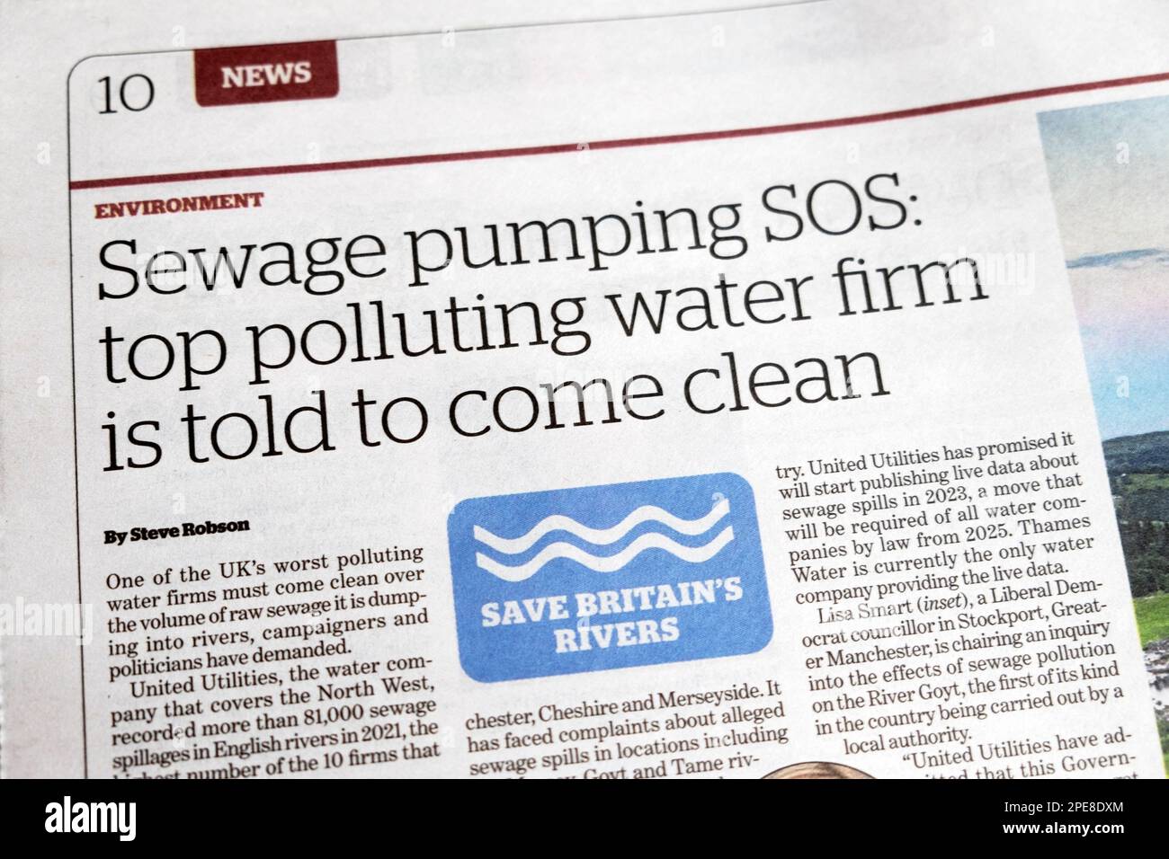 "Fognature Pumping SOS: Top inquining water firm is say to come clean" i giornale titolo River Pollution articolo il 15th marzo 2023 Londra UK Foto Stock