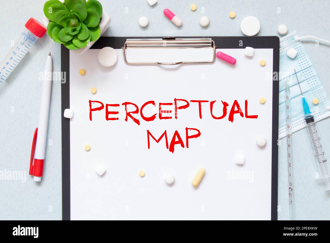 Mappa percettiva con segni nel blocco note Foto Stock