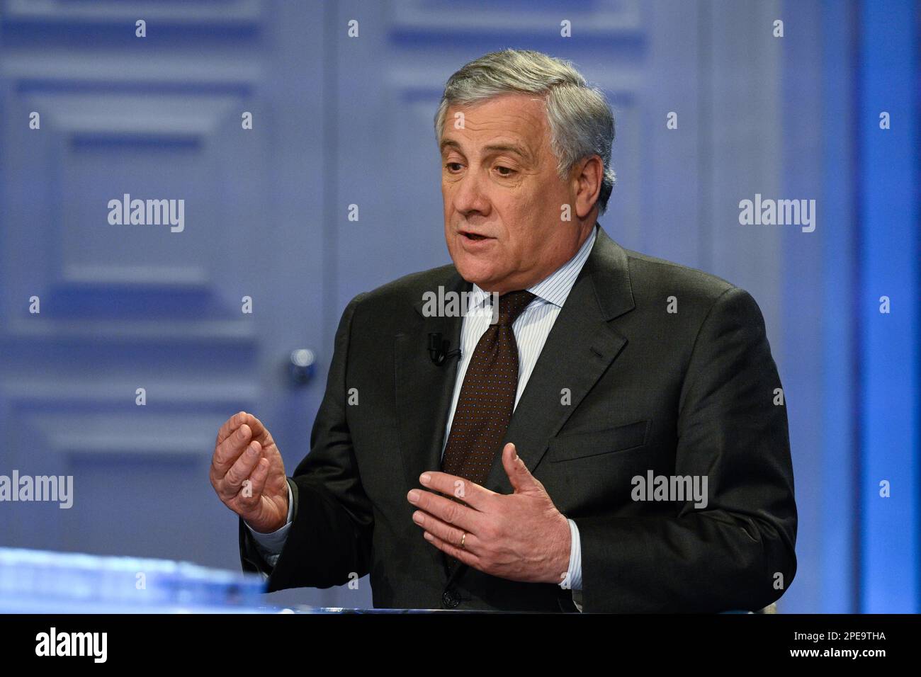 Antonio Tajani durante la trasmissione porta a porta su Rai 1 presso gli studi Rai di Via Teulada il 15 marzo 2023 a Roma. &#XA;(Foto di Fabrizio Corradetti / Livemedia) Foto Stock