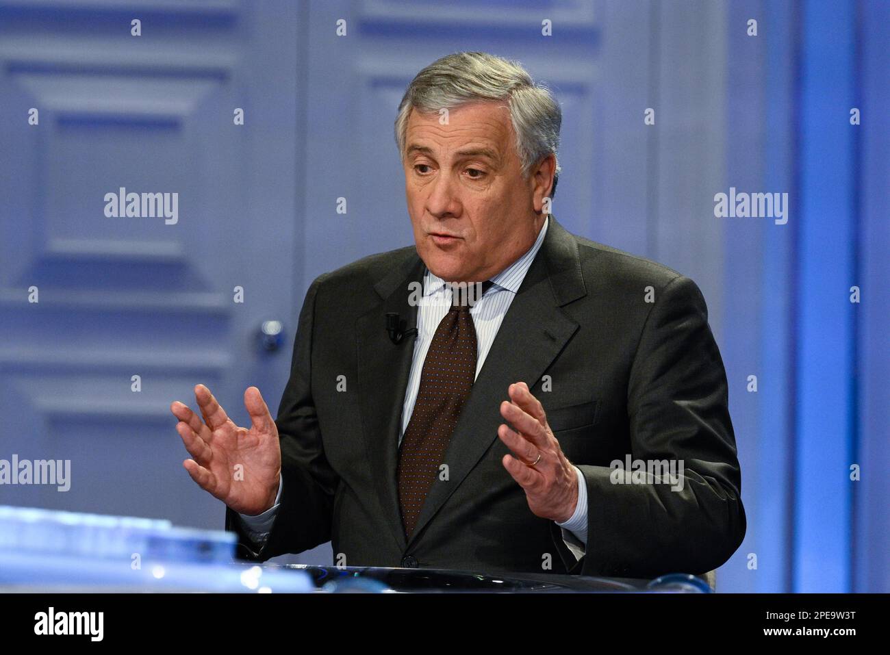 Antonio Tajani durante la trasmissione porta a porta su Rai 1 presso gli studi Rai di Via Teulada il 15 marzo 2023 a Roma. &#XA;(Foto di Fabrizio Corradetti / Livemedia) Foto Stock