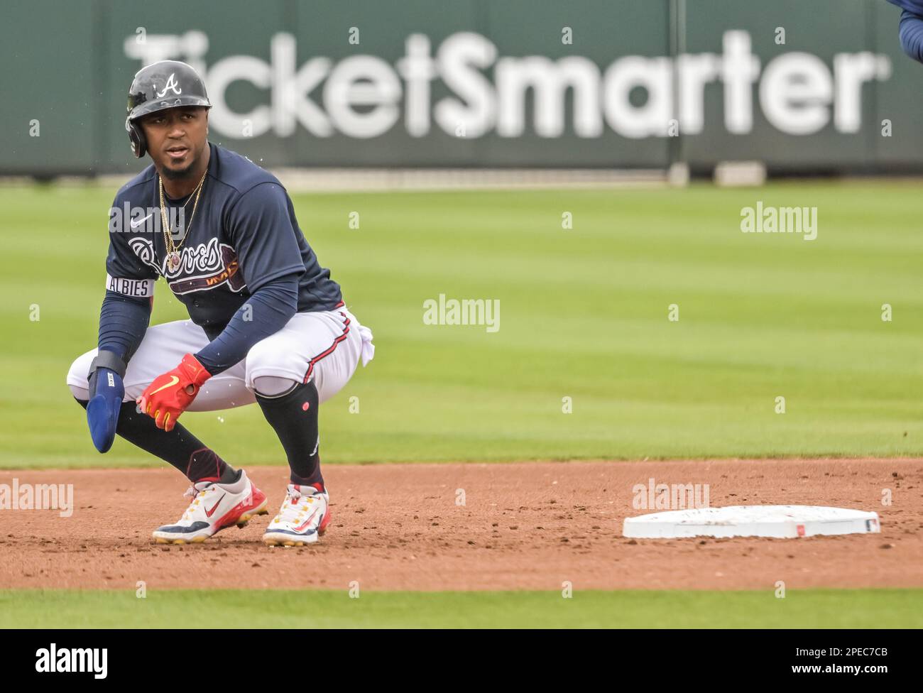 North Port, Stati Uniti. 15th Mar, 2023. L'Ozzie Albies di Atlanta Braves si ferma dopo aver raggiunto la seconda base su un campo selvaggio durante la prima partita di baseball di allenamento primaverile al CoolToday Park a North Port, Florida, mercoledì 15 marzo 2023. Foto di Steve Nesius/UPI Credit: UPI/Alamy Live News Foto Stock