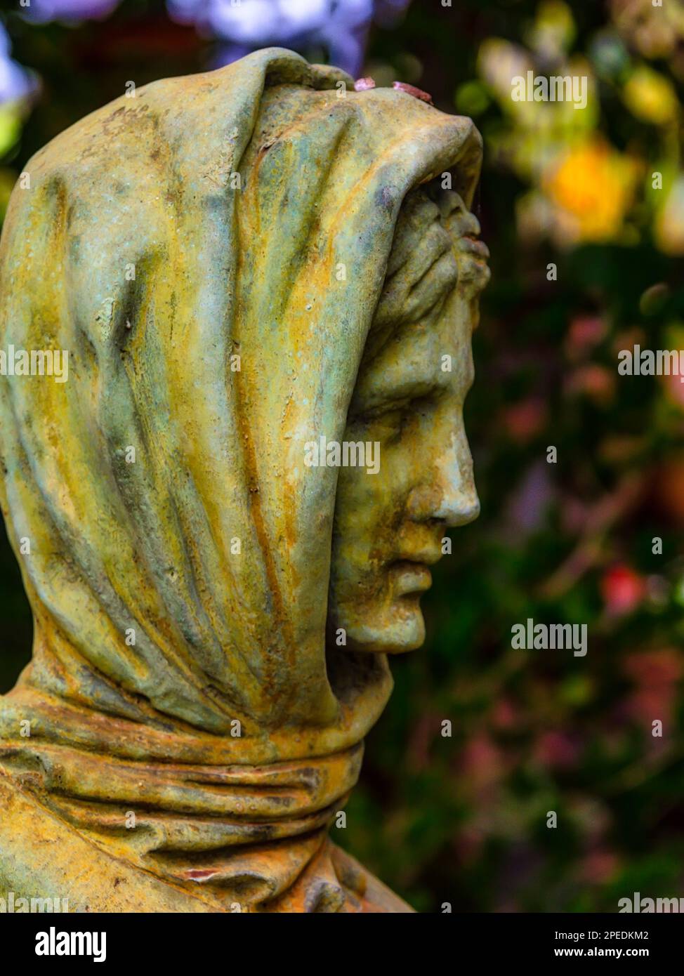 Misteriosa statua del giardino Foto Stock