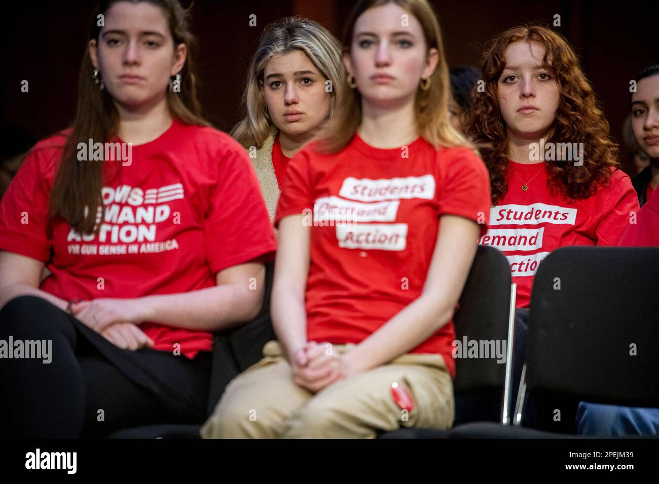 Washington, Stati Uniti. 15th Mar, 2023. Gli studenti guardano al pubblico durante una commissione del Senato sull'audizione giudiziaria per esaminare la protezione della pubblica sicurezza dopo la New York state Rifle and Pistol Association v. Bruen, nell'edificio Dirksen Senate Office di Washington, DC, USA, mercoledì 15 marzo, 2023. Foto di Rod Lamkey/CNP/ABACAPRESS.COM Credit: Abaca Press/Alamy Live News Foto Stock