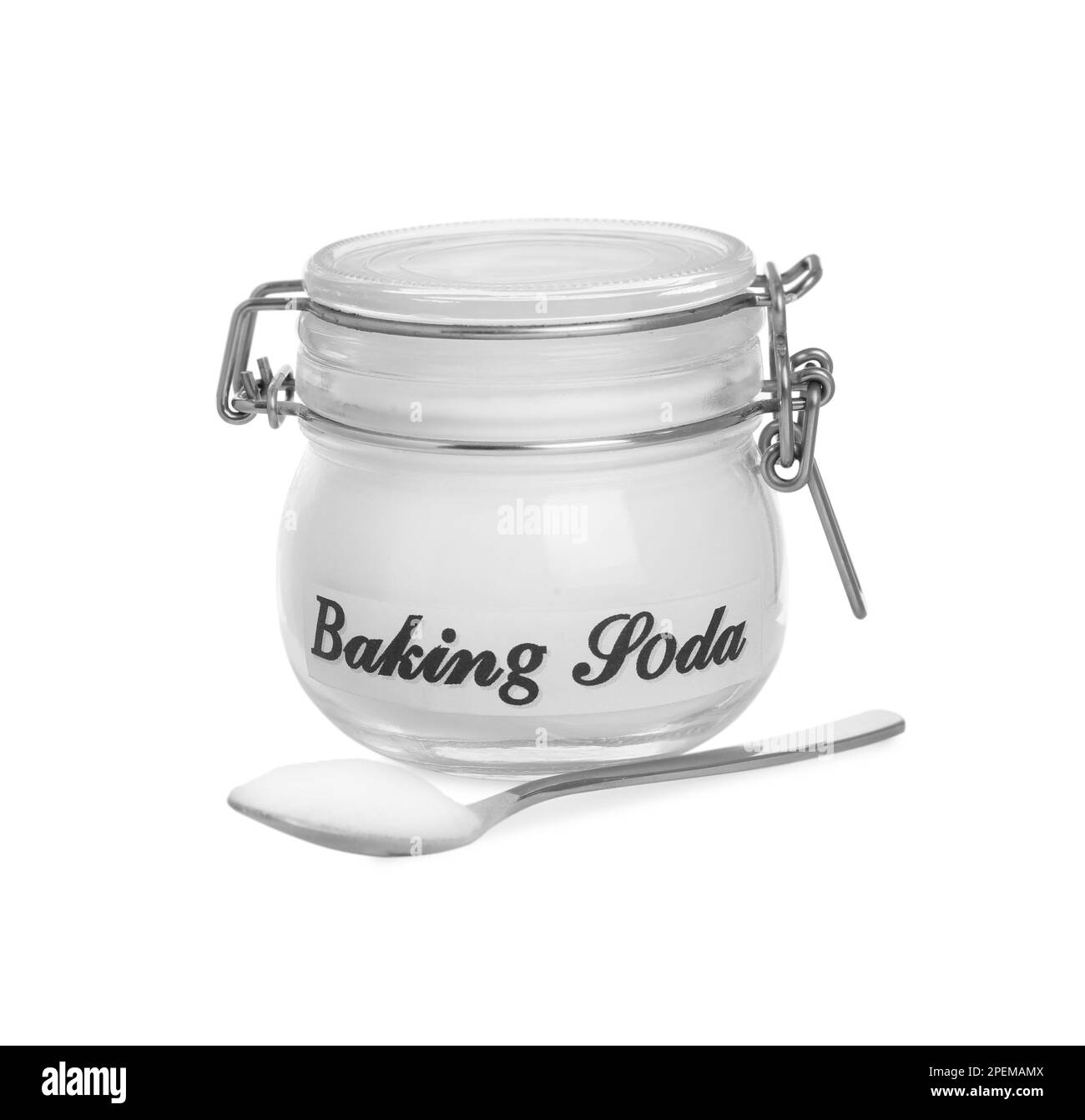 Cucchiaio e vasetto con bicarbonato su sfondo bianco Foto Stock