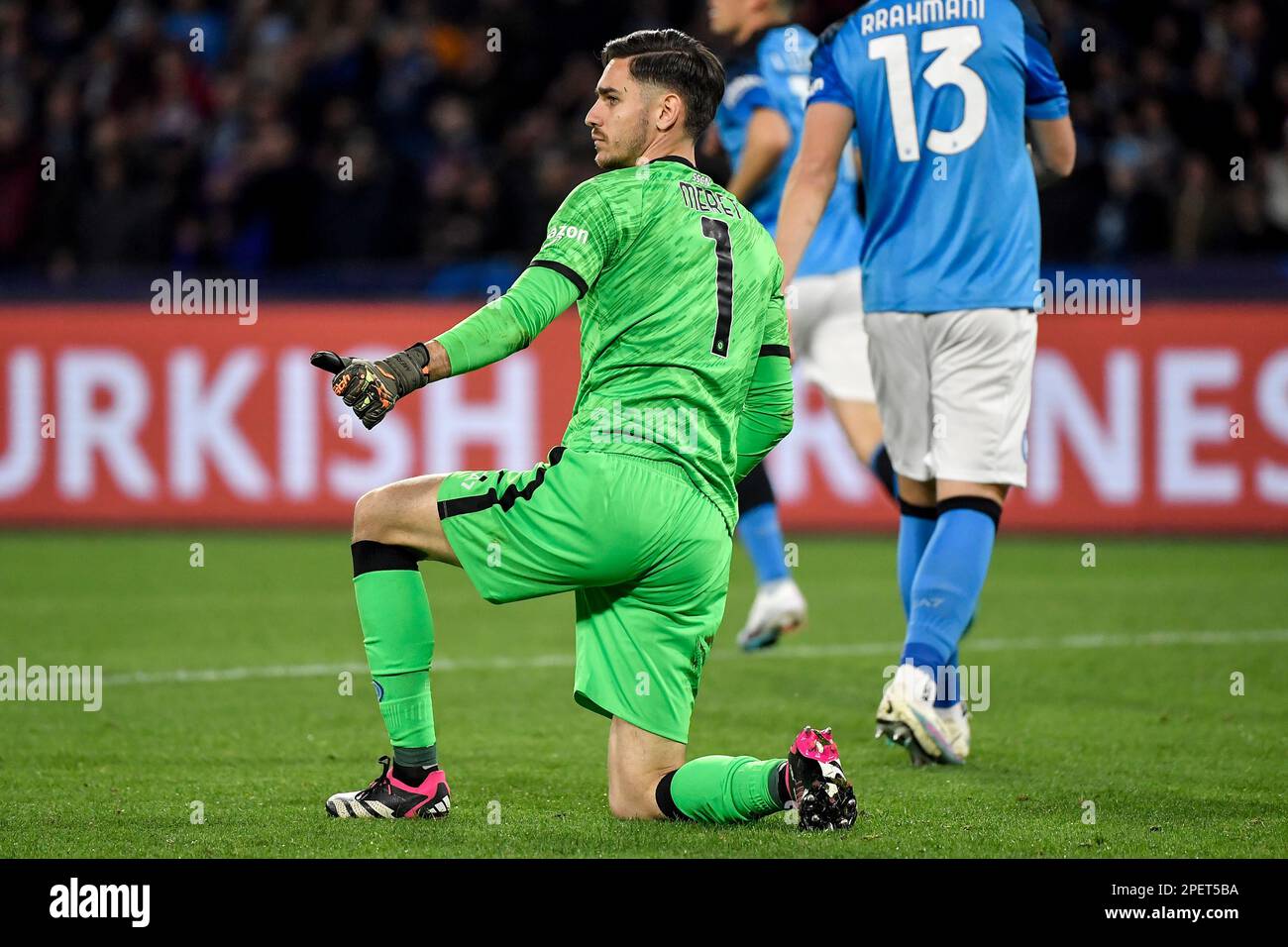 Alex Meret di SSC Napoli si alza durante la partita di calcio della Champions League tra SSC Napoli e Eintracht Francoforte a Diego Armando Maradona st Foto Stock