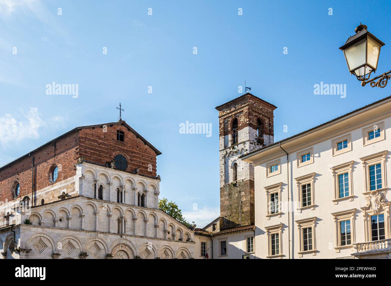 La Chiesa di Santa Maria Forisportam, detta anche Santa Maria Bianca, è in stile romanico. Lucca, regione Toscana, Italia centrale - Europa Foto Stock