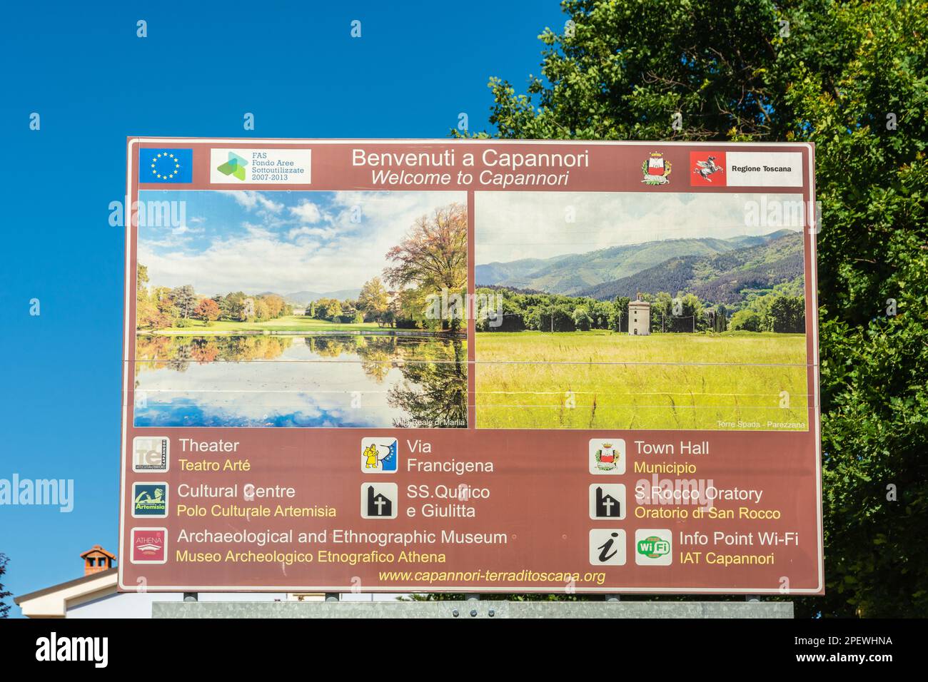 affissioni informazioni sui punti di interesse locali sul percorso della Via Francigena - Capannori paese in provincia di Lucca, Toscana, Italia Foto Stock