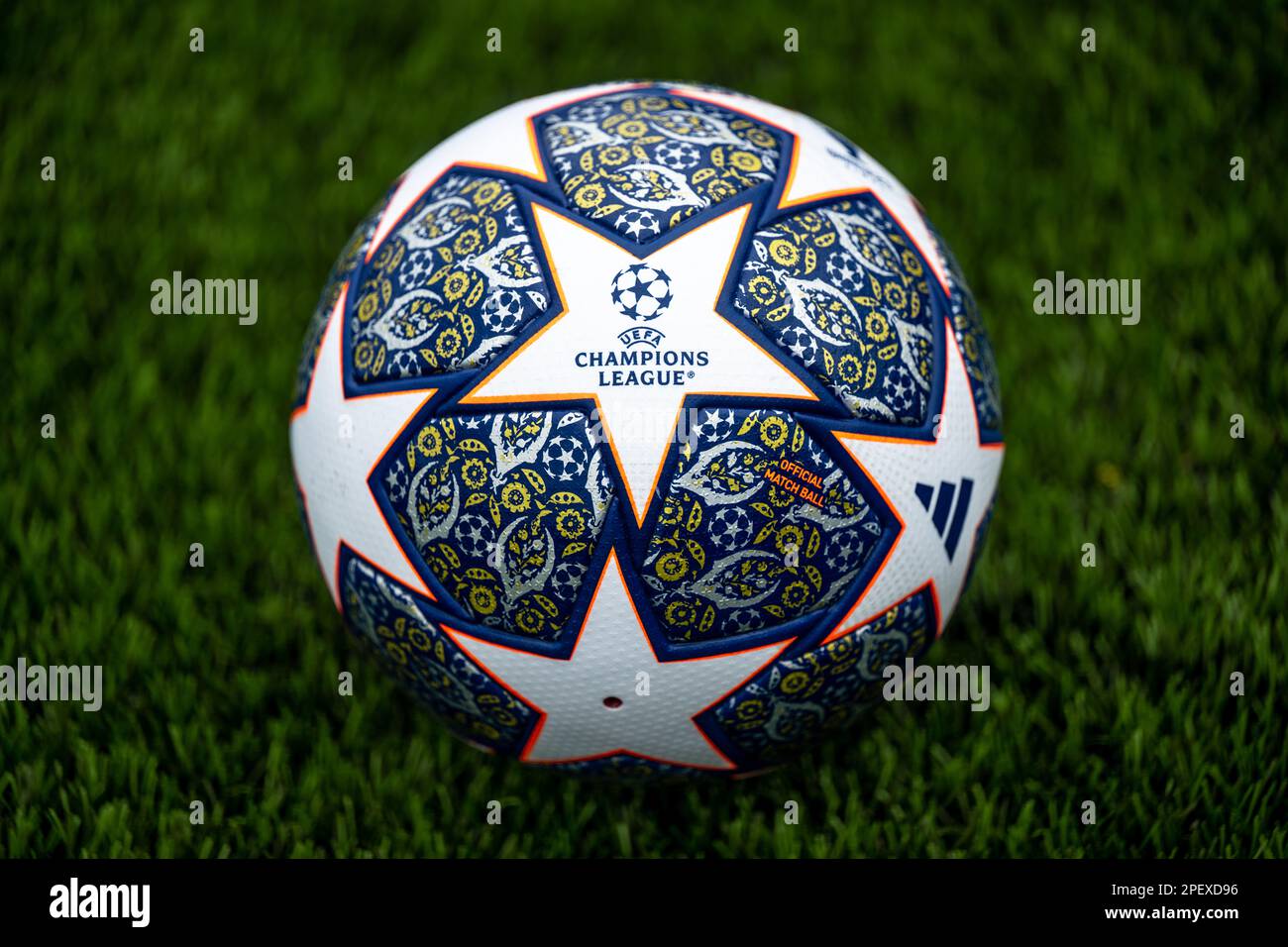 Primo piano di Adidas UEFA Champions League Final Football Istanbul 2023 2024 Foto Stock