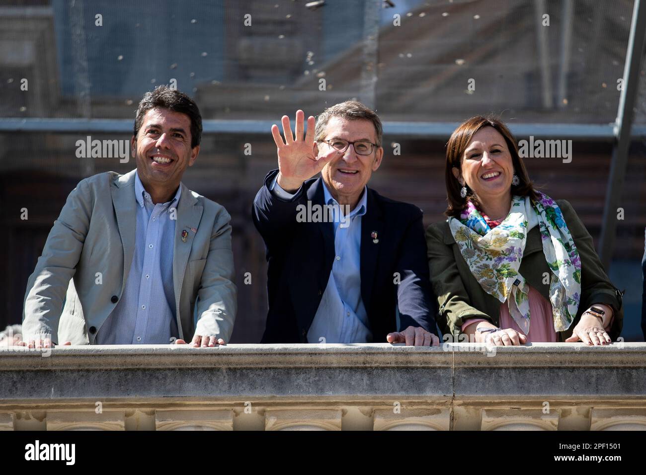 Valencia, Spagna, 16 marzo 2023. Presidente del partito PP Alberto Nunez Feijoo (C) durante la ' la Macleta ' presso il Municipio di Valencia . Foto di Jose Miguel Fernandez /Alamy Live News ) Foto Stock