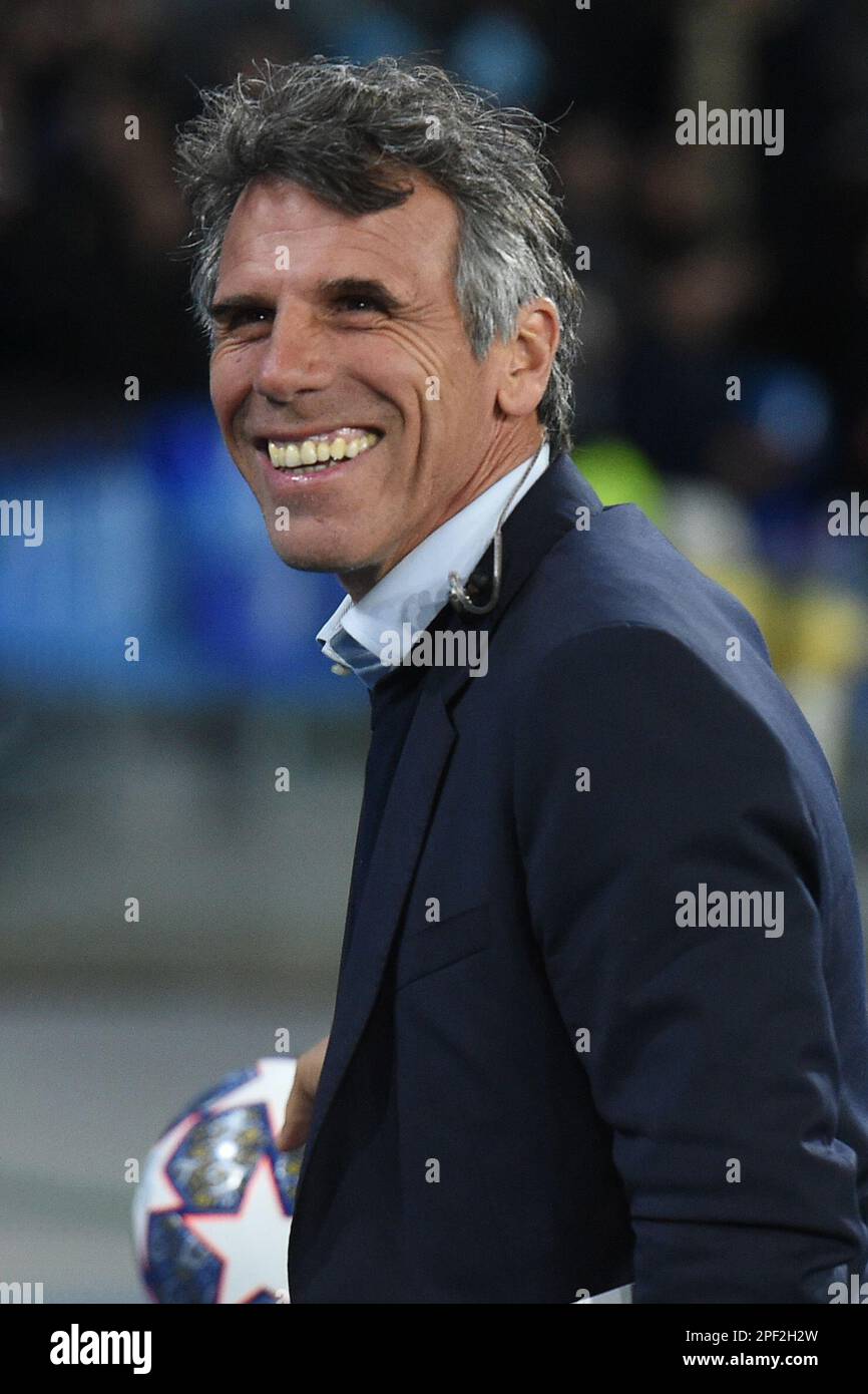 Napoli, Italia. 15 Mar, 2023. Ex italiano internazionale e SSC Napoli Gianfranco Zola durante la partita della UEFA Champions League tra SSC Napoli ed Eintracht Francoforte allo Stadio Diego Armando Maradona Napoli Italia il 15 marzo 2023. Credit: Franco Romano/Alamy Live News Foto Stock