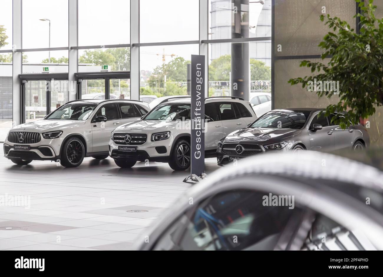 Business car, auto usate, filiale Mercedes Stoccarda, Baden-Wuerttemberg, Germania Foto Stock