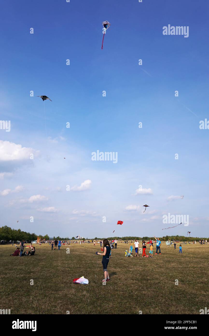 Hannover, Germania - 24 settembre 2016: Il festival anuale di volo libero del kite è un evento popolare della famiglia Foto Stock