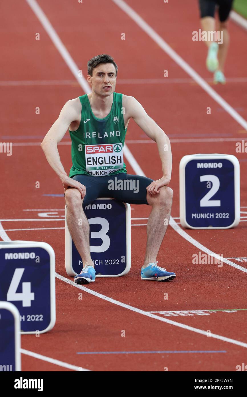 Mark ENGLISH in attesa di iniziare la finale 800m al Campionato europeo di Atletica 2022 Foto Stock