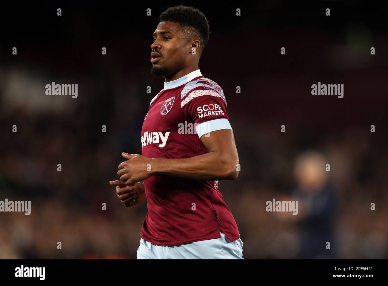 Londra, Regno Unito. 16th Mar, 2023. Ben Johnson di West Ham Utd guarda su. UEFA Europa Conference League, ultime 16, 2nd partite, West Ham Utd v AEK Larnaca al London Stadium, Queen Elizabeth Olympic Park a Londra giovedì 16th marzo 2023 . Questa immagine può essere utilizzata solo per scopi editoriali. Editoriale solo foto di Megan Ewens/Andrew Orchard sports photography/Alamy Live news Credit: Andrew Orchard sports photography/Alamy Live News Foto Stock