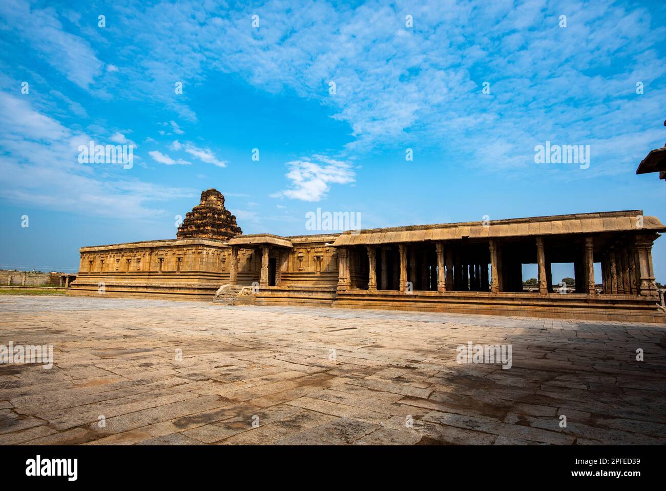 Tempio di Pattabhirama in Hampi dedicato al Signore RAM. Hampi, la capitale dell'antico Impero Vijayanagara, è patrimonio dell'umanità dell'UNESCO. Foto Stock