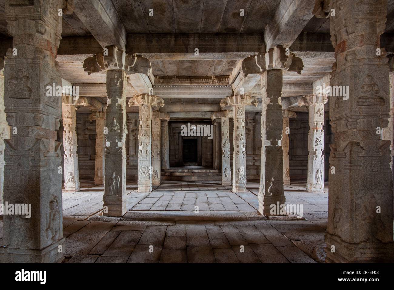 Tempio di Pattabhirama in Hampi dedicato al Signore RAM. Hampi, la capitale dell'antico Impero Vijayanagara, è patrimonio dell'umanità dell'UNESCO. Foto Stock