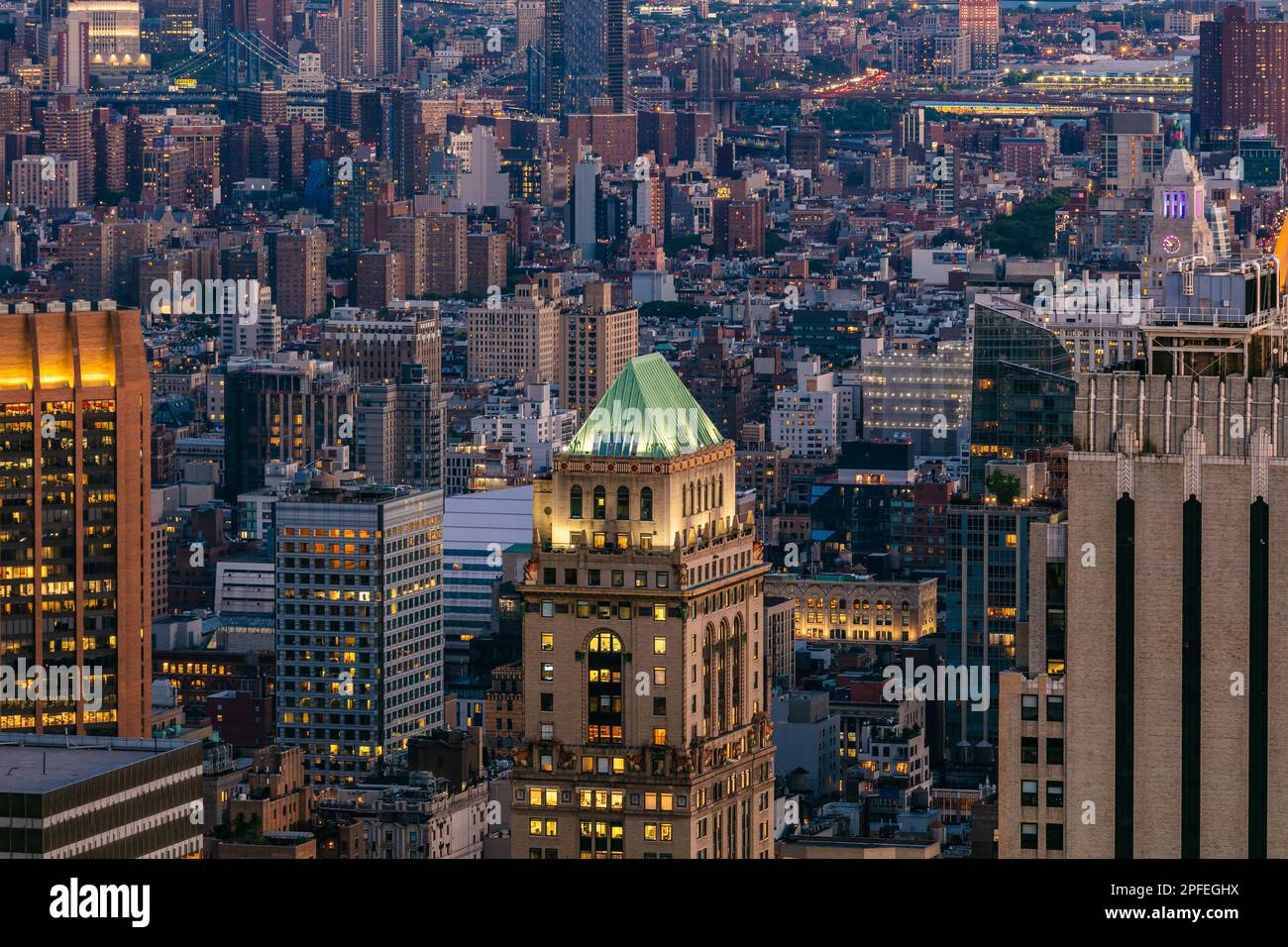 Scatto compresso dello skyline di New York preso dal Top of the Rock al Rockefeller Centre a NYC, Stati Uniti d'America Foto Stock
