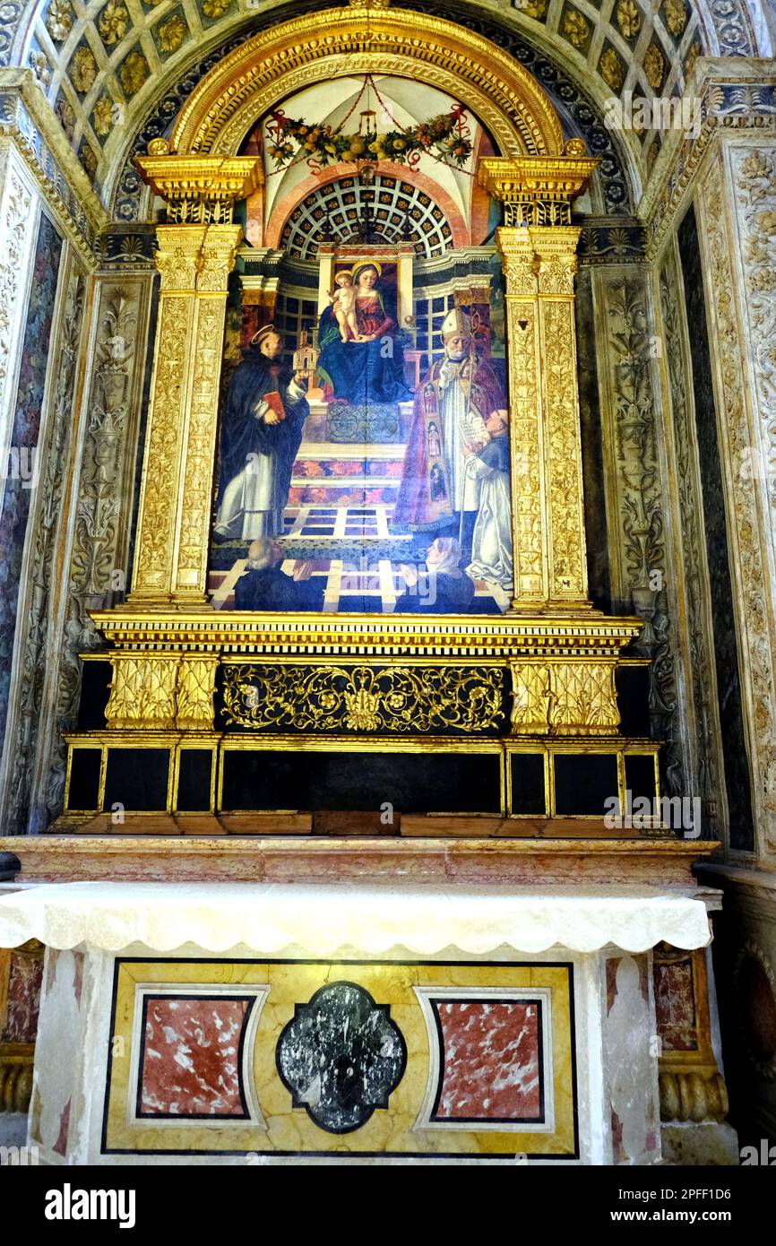 L'altare del Centrego nella Basilica di Sant'Anastasia a Verona Foto Stock