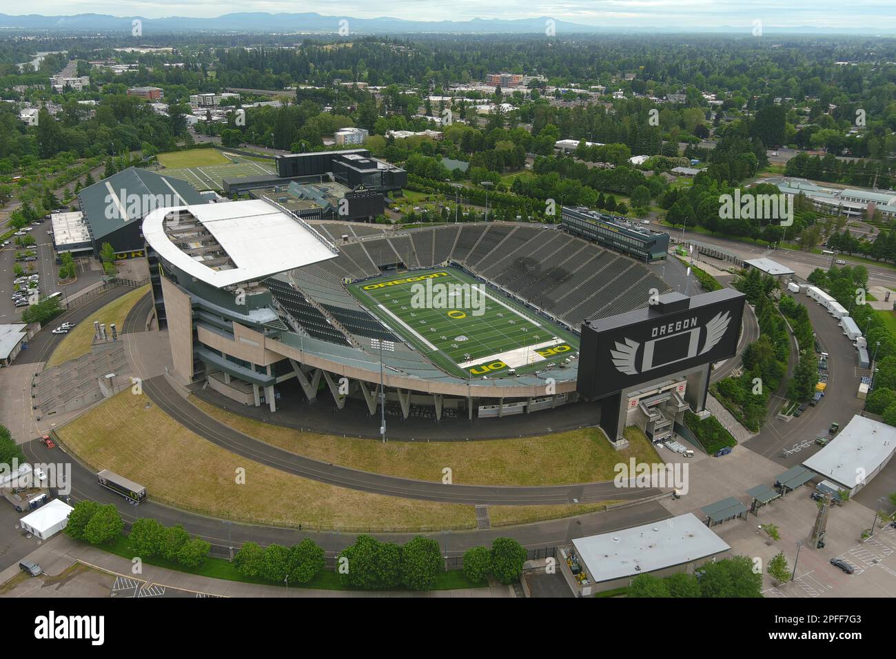 Vista aerea generale dello stadio Autzen nel campus dell'Università dell'Oregon, giovedì 9 giugno 2022, a Eugene, ore Foto Stock